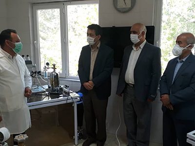 بازدید دکتر مرادی از تلقیح ملکه (2)